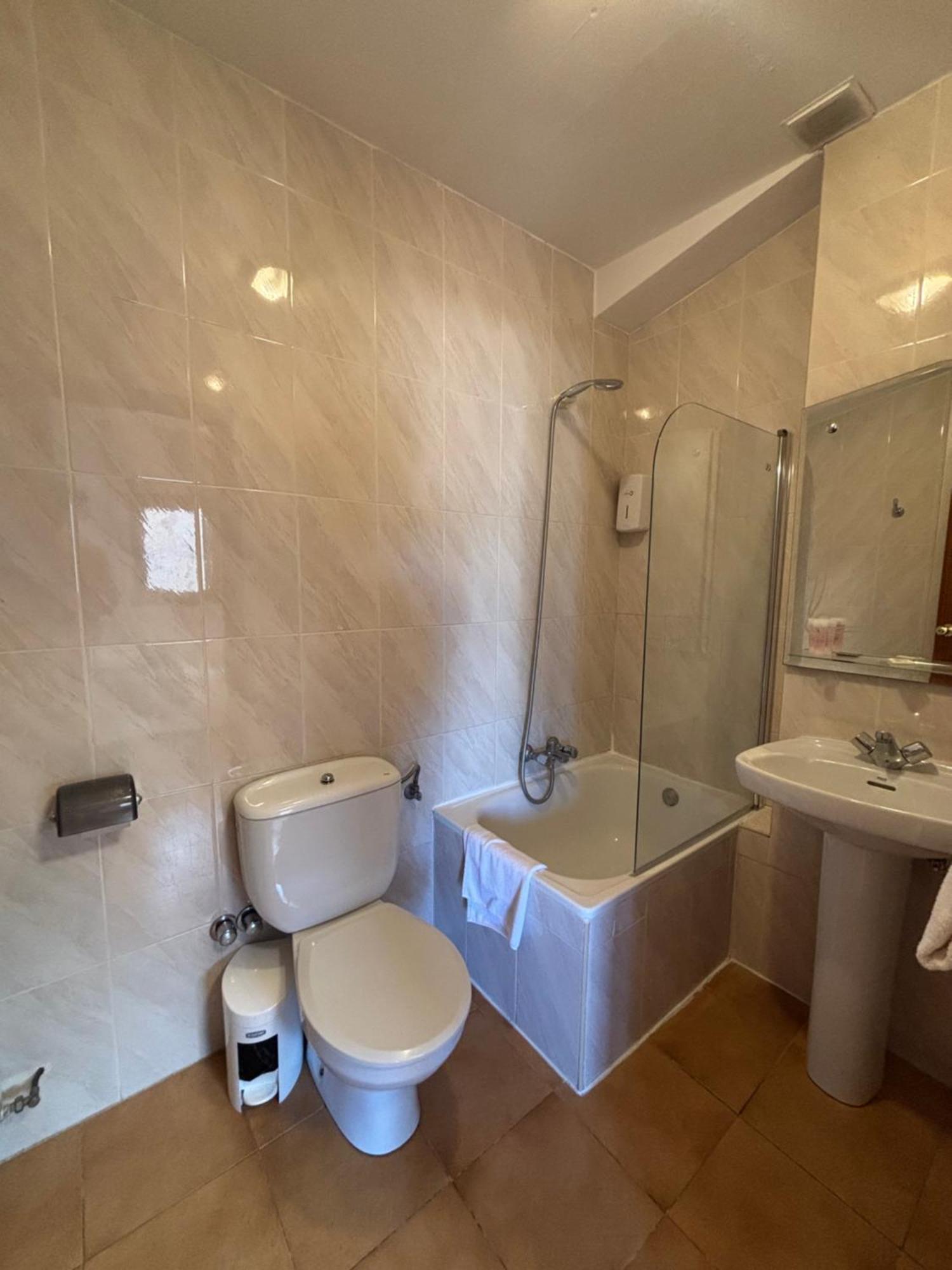Hostal Legaz Funes Екстериор снимка